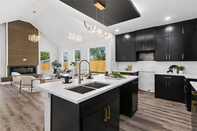 2939 Alaska Avenue, Dallas, TX 75216