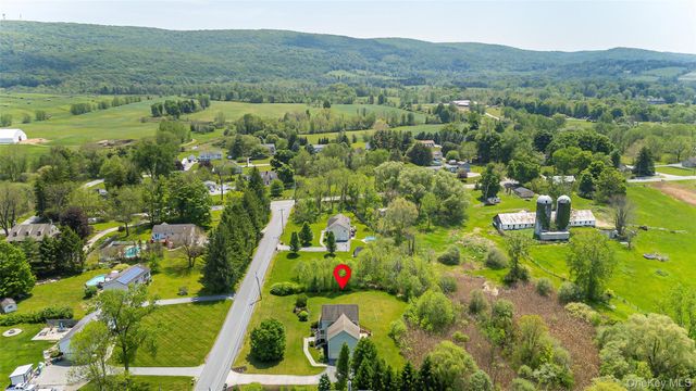 20 Lime Ridge Road, Poughquag, NY 12570