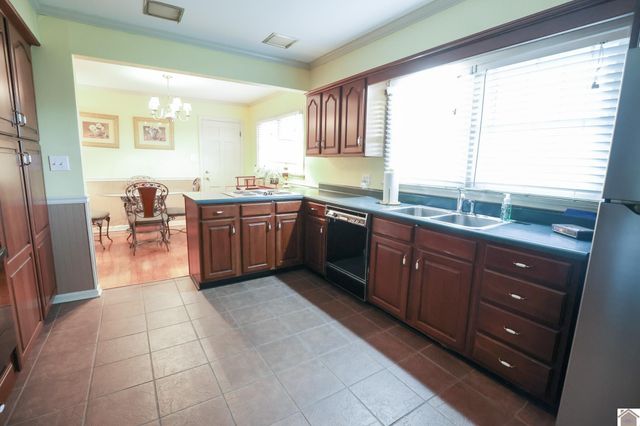 275 Country Club Lane, Paducah, KY 42001