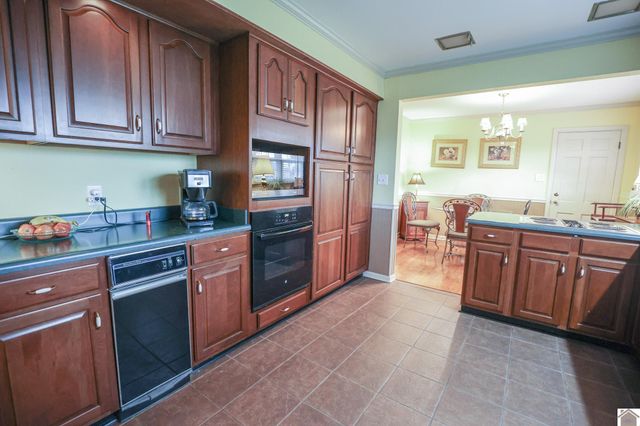 275 Country Club Lane, Paducah, KY 42001