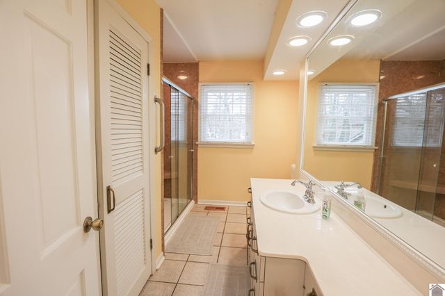 275 Country Club Lane, Paducah, KY 42001