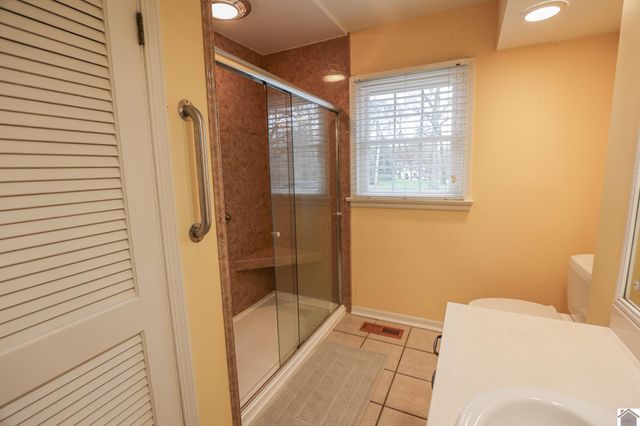 275 Country Club Lane, Paducah, KY 42001