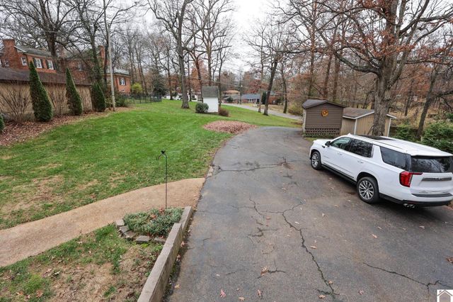 275 Country Club Lane, Paducah, KY 42001