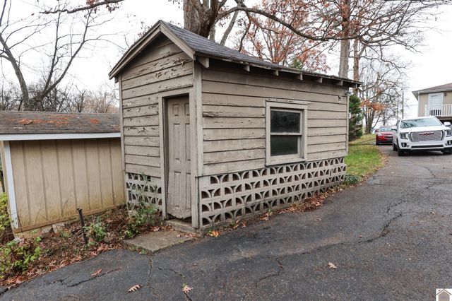 275 Country Club Lane, Paducah, KY 42001