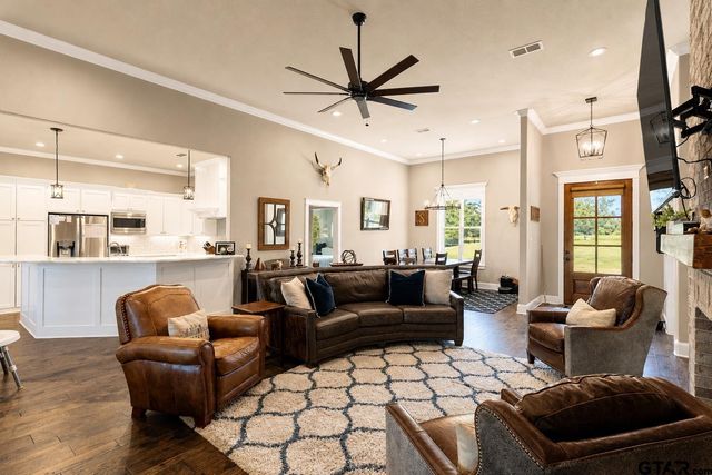 226 Sunnys Halo Blvd, Bullard, TX 75757