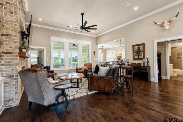 226 Sunnys Halo Blvd, Bullard, TX 75757