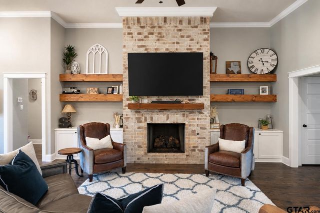 226 Sunnys Halo Blvd, Bullard, TX 75757