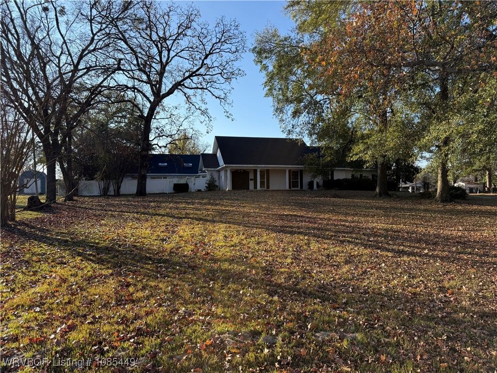 830 E Chickasaw Place, Sallisaw, OK 74955