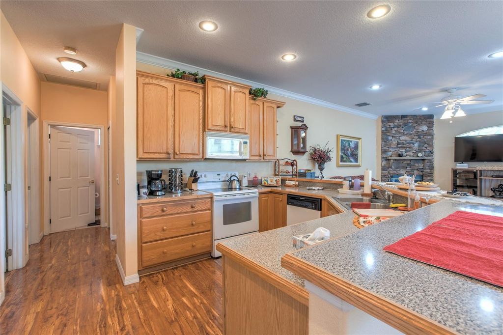 Image 12 of property listing at 20351 SABAL STREET, Orlando, FL 32833