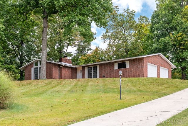 925 Spruce Drive, Springfield, OH 45504