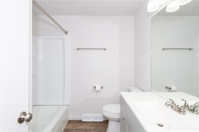 925 Spruce Drive, Springfield, OH 45504