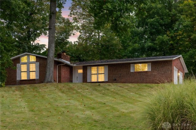 925 Spruce Drive, Springfield, OH 45504