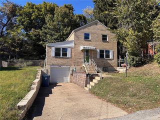 418 Pennwood Dr, Penn Hills, PA 15235