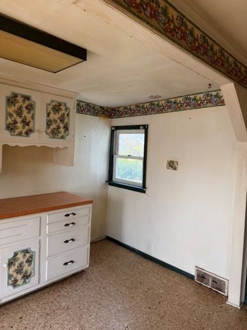 1015 Cascade Rd, Monaca, PA 15061