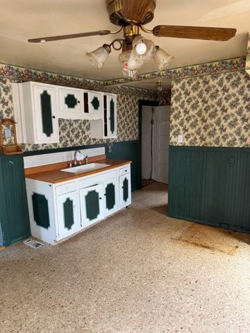 1015 Cascade Rd, Monaca, PA 15061