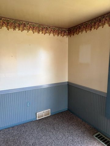 1015 Cascade Rd, Monaca, PA 15061