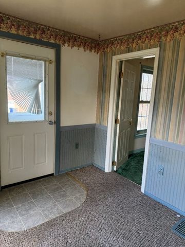 1015 Cascade Rd, Monaca, PA 15061