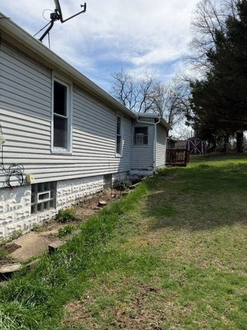 1015 Cascade Rd, Monaca, PA 15061