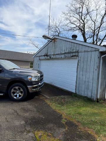 1015 Cascade Rd, Monaca, PA 15061