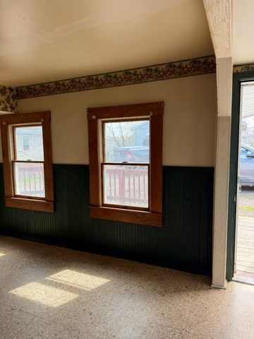 1015 Cascade Rd, Monaca, PA 15061