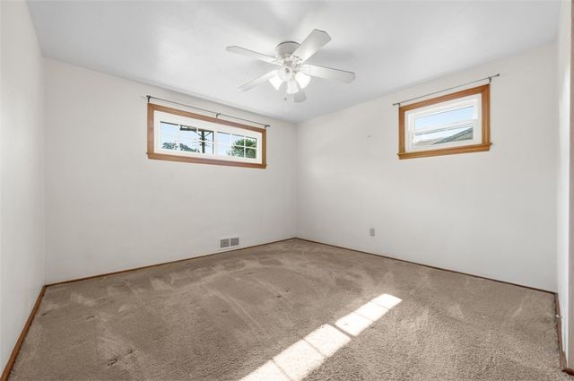 5256 Colewood Dr, Baldwin Boro, PA 15236