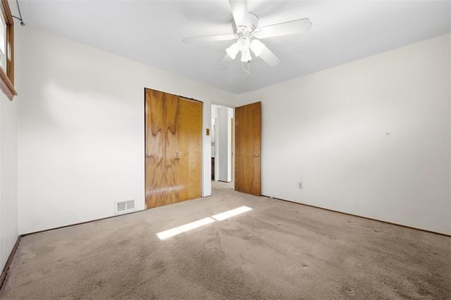 5256 Colewood Dr, Baldwin Boro, PA 15236