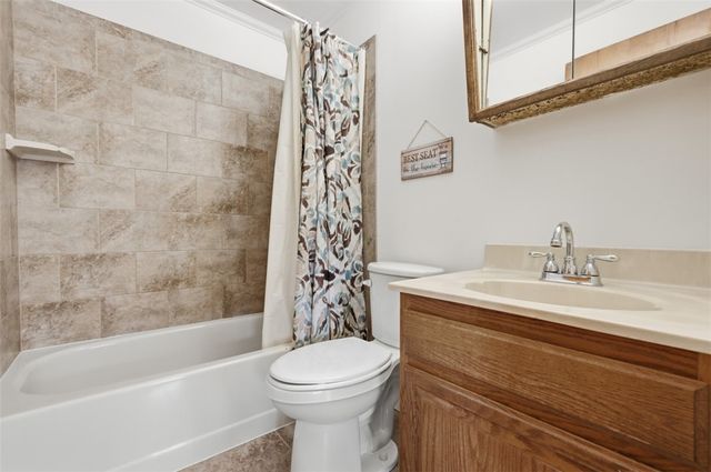5256 Colewood Dr, Baldwin Boro, PA 15236
