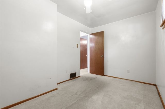 5256 Colewood Dr, Baldwin Boro, PA 15236