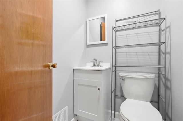 5256 Colewood Dr, Baldwin Boro, PA 15236