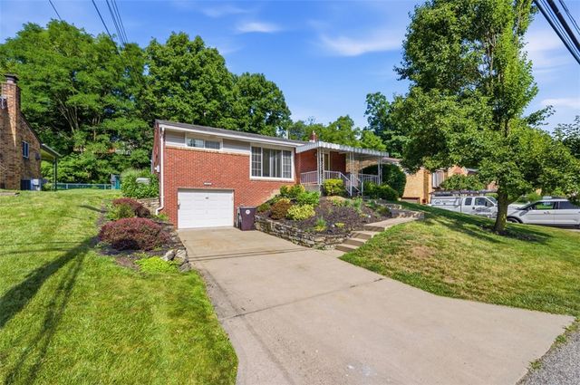 5256 Colewood Dr, Baldwin Boro, PA 15236