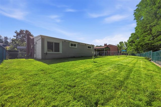 5256 Colewood Dr, Baldwin Boro, PA 15236