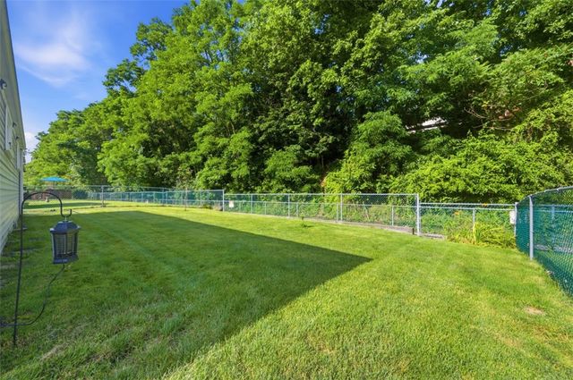 5256 Colewood Dr, Baldwin Boro, PA 15236
