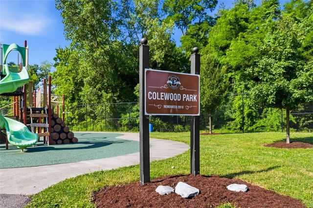 5256 Colewood Dr, Baldwin Boro, PA 15236