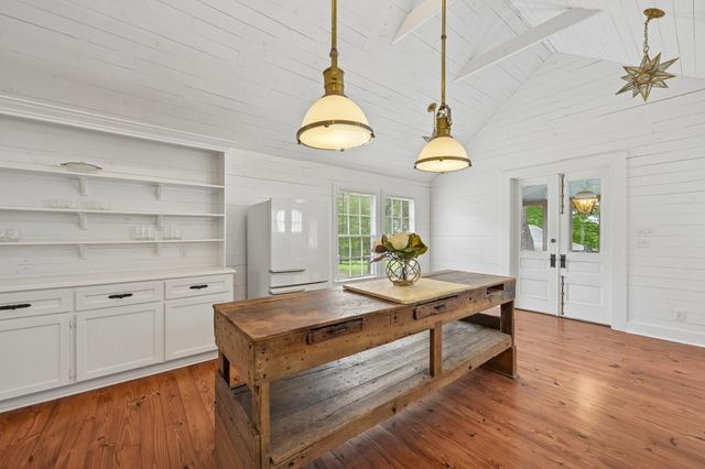 4925 Main Street, Chappell Hill, TX 77426