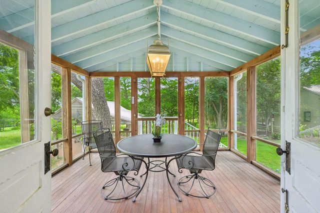 4925 Main Street, Chappell Hill, TX 77426