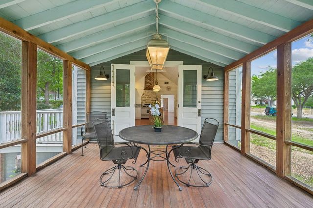 4925 Main Street, Chappell Hill, TX 77426