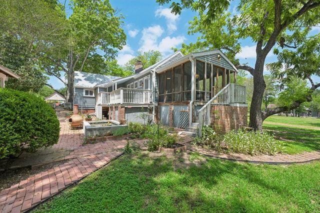 4925 Main Street, Chappell Hill, TX 77426