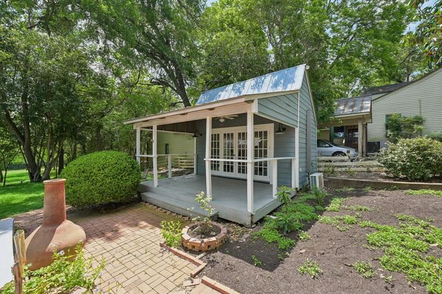 4925 Main Street, Chappell Hill, TX 77426