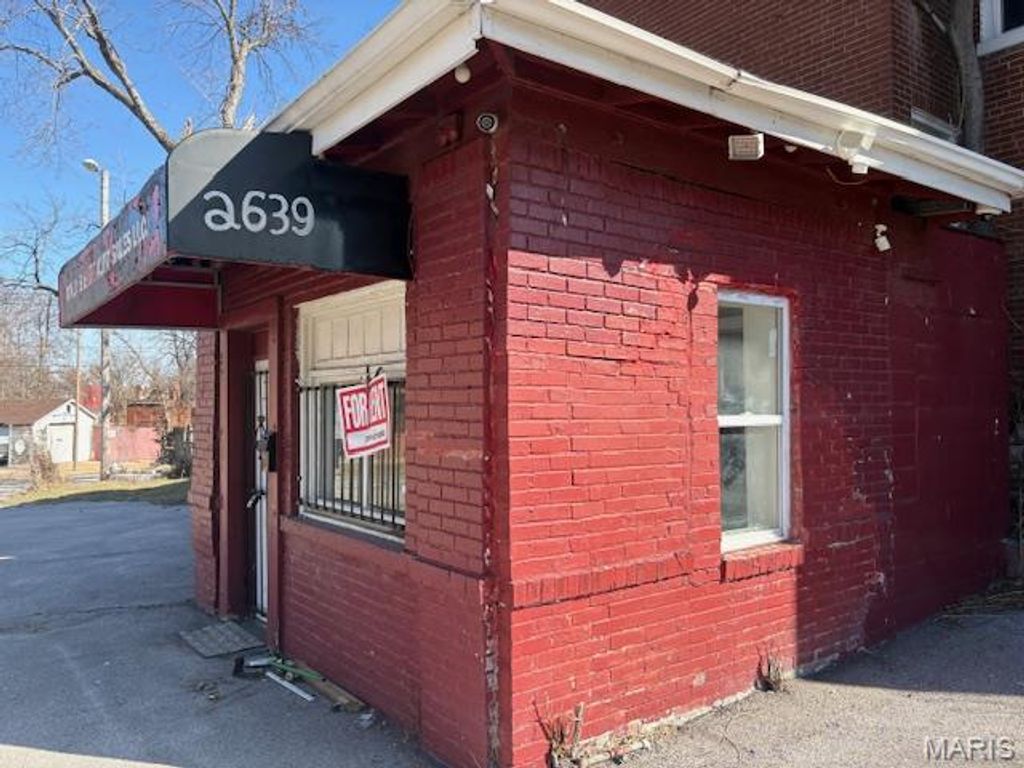 2639 Natural Bridge, St Louis, MO 63107