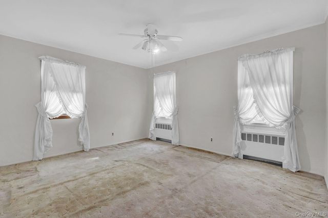 2 Jackson Avenue, Massapequa Park, NY 11762