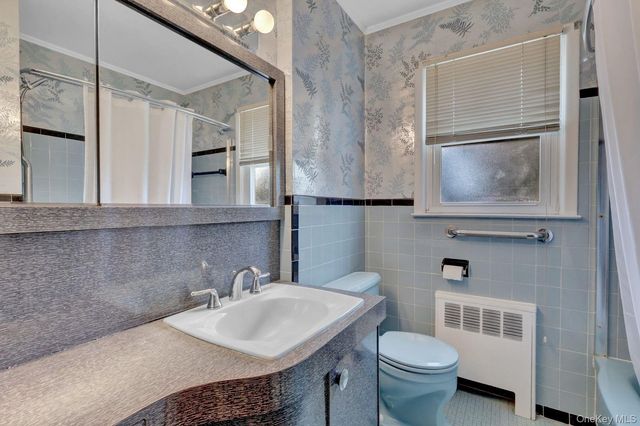 2 Jackson Avenue, Massapequa Park, NY 11762