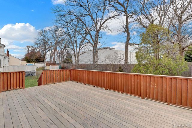 2 Jackson Avenue, Massapequa Park, NY 11762