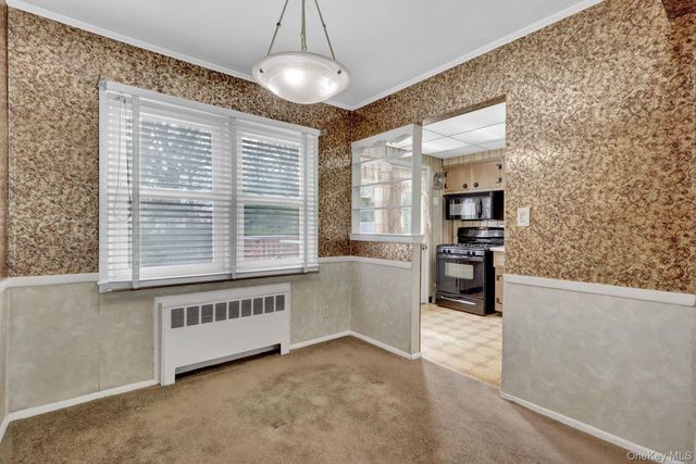 2 Jackson Avenue, Massapequa Park, NY 11762