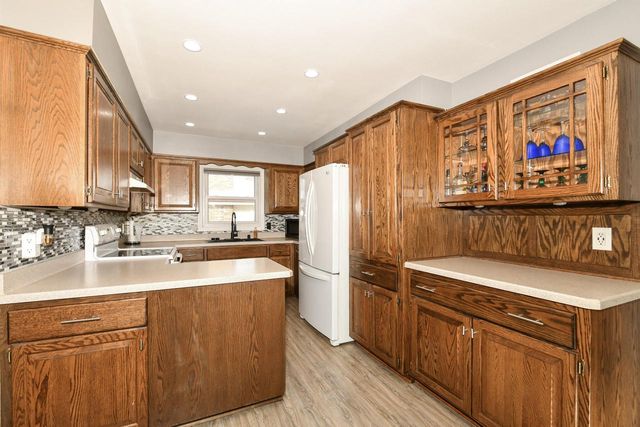 1143 Rainbow COURT, Mukwonago, WI 53149