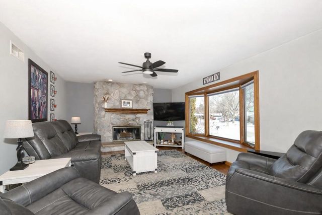 1143 Rainbow COURT, Mukwonago, WI 53149