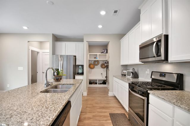 126 Walking Stick Way, Pelzer, SC 29669