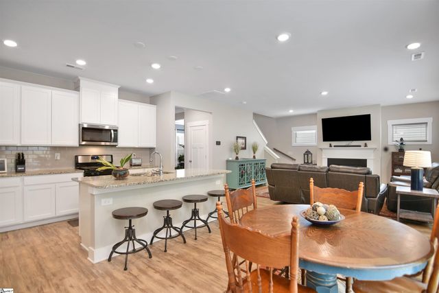 126 Walking Stick Way, Pelzer, SC 29669