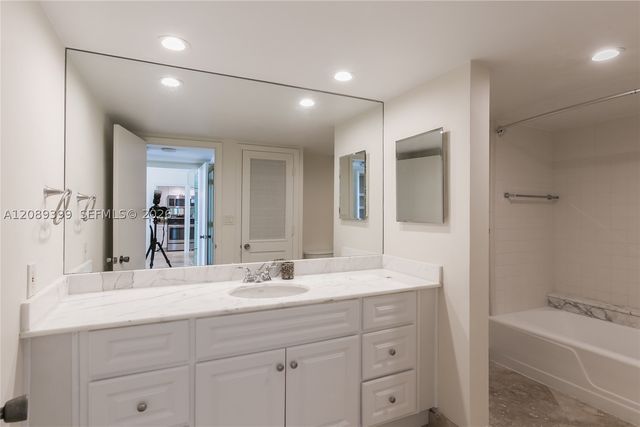 2100 S Ocean Ln 904, Fort Lauderdale, FL 33316