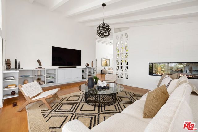 2110 Westridge Road, Los Angeles, CA 90049