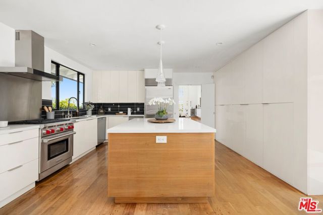 2110 Westridge Road, Los Angeles, CA 90049